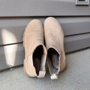 Women’s Steve Madden Chelsea boots